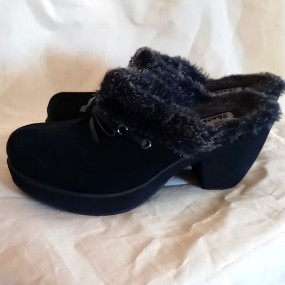 Skechers 'Disco Bunny Boogie Down' Clogs - Picture 4 of 6